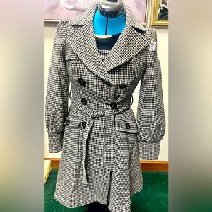 Forever 21 Black & White Houndstooth Coat SZ-S EUC